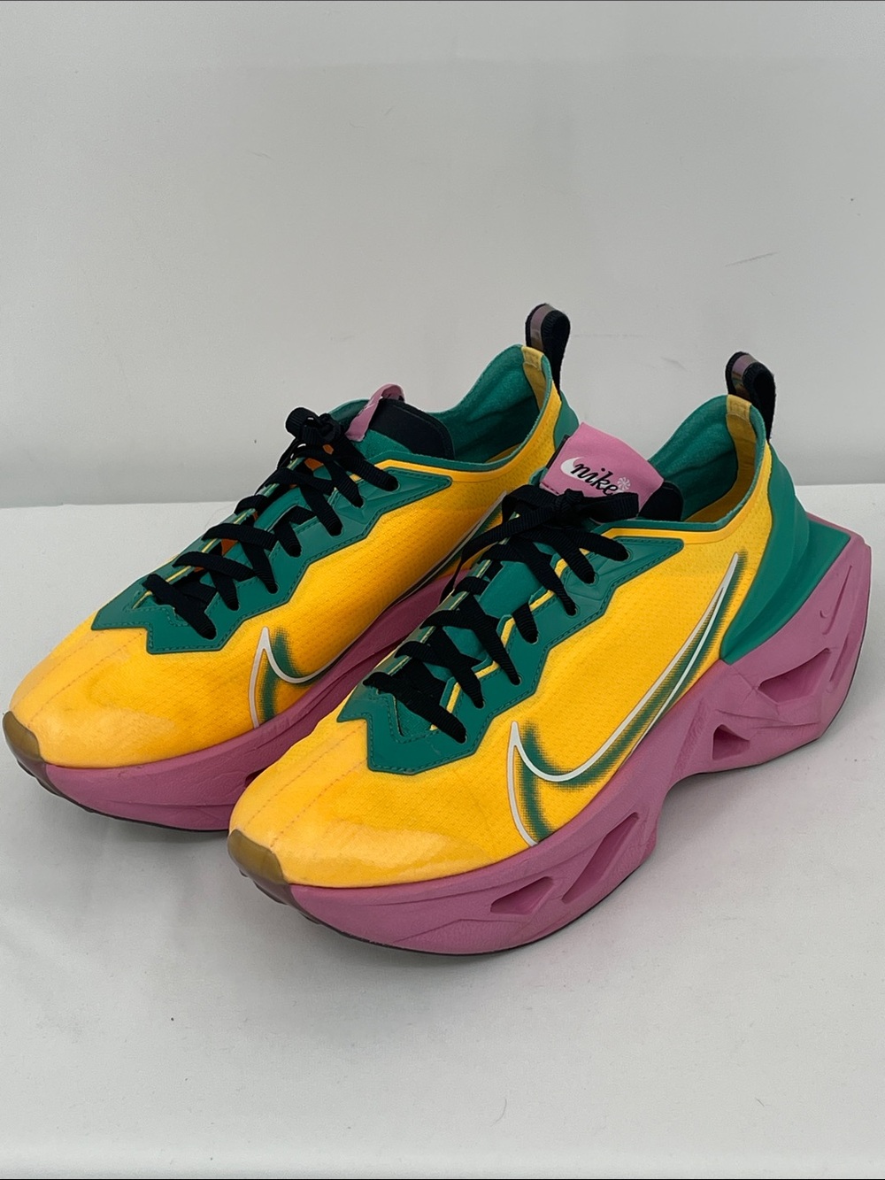 NIKE ZOOM X SEGIDA Teal and Yellow Running Sneakers with Pink Tongue WOMENS 7
